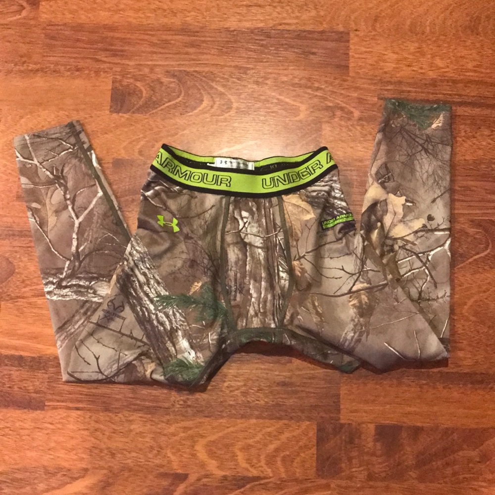 Boys under Armour base layer bottoms